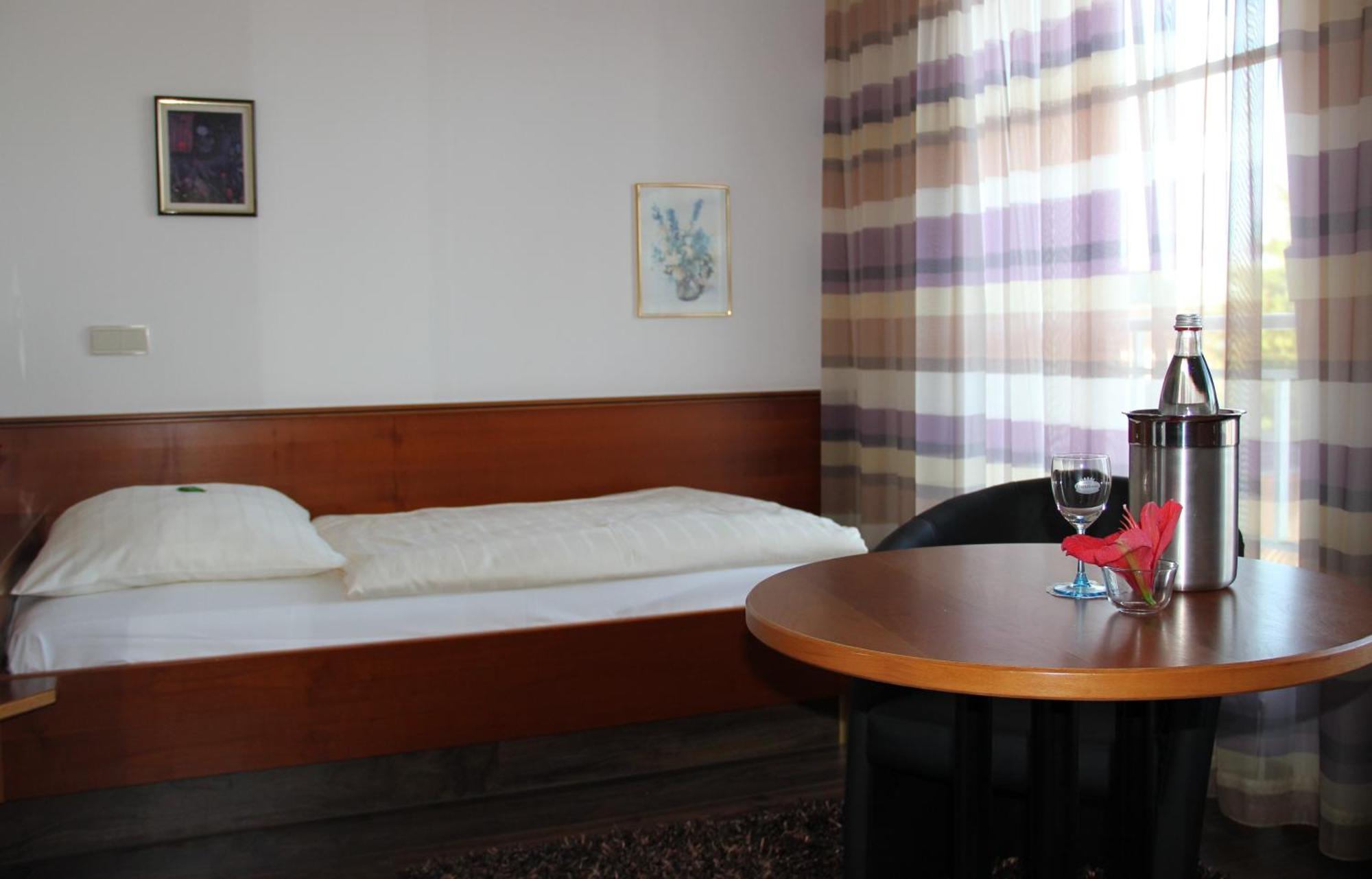 Classic Hotel Карст Екстериор снимка