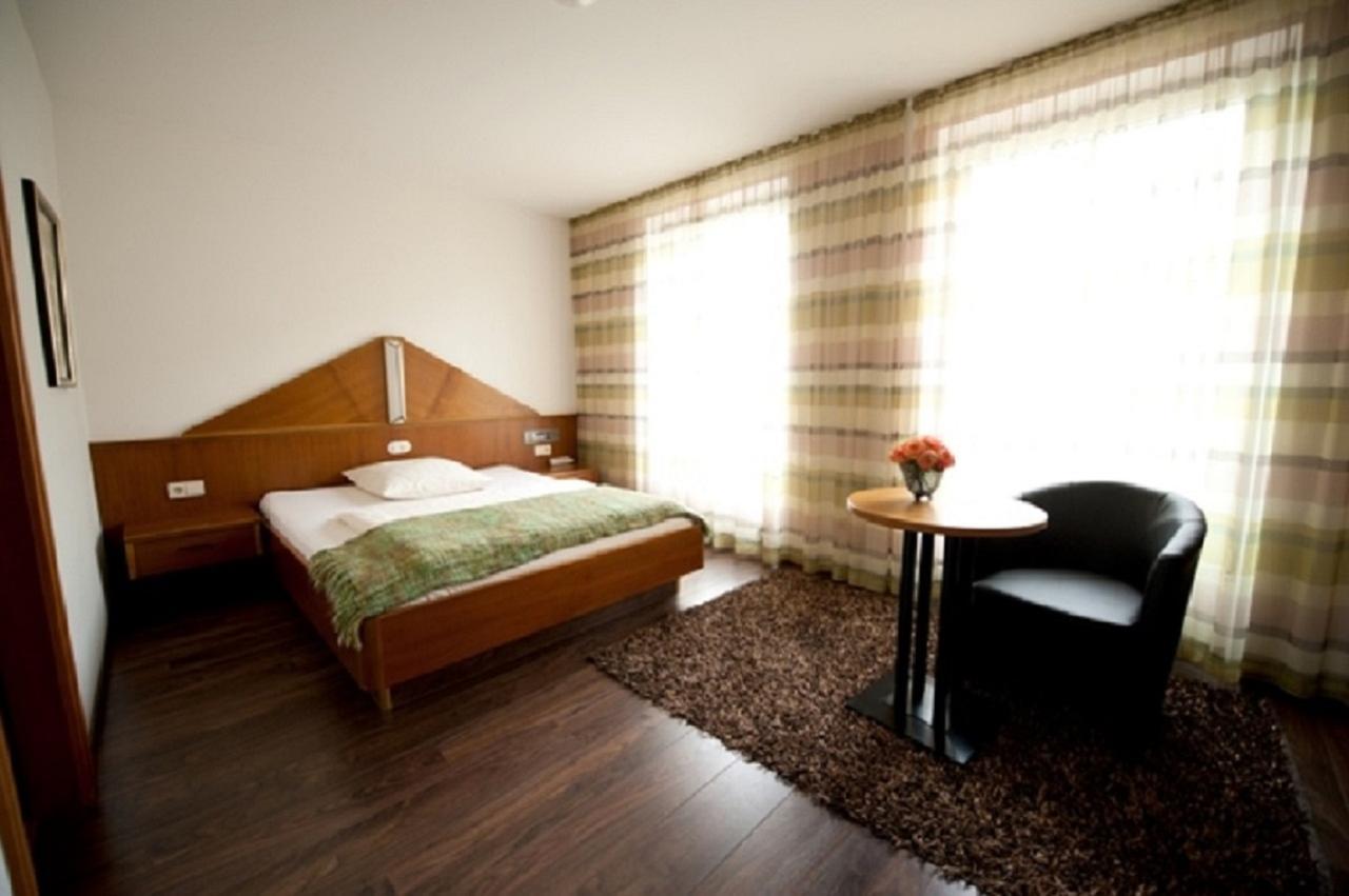 Classic Hotel Карст Екстериор снимка