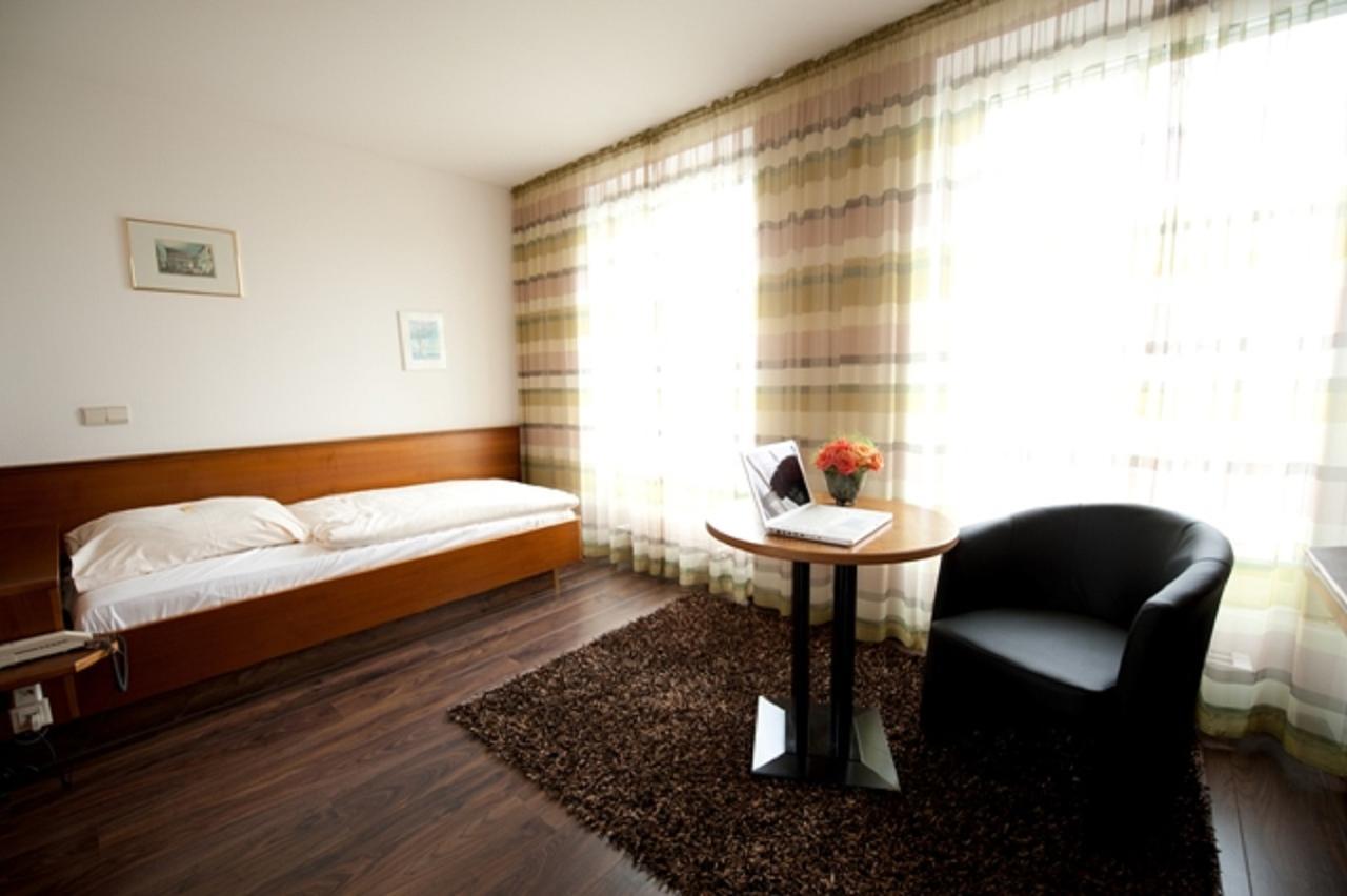 Classic Hotel Карст Екстериор снимка