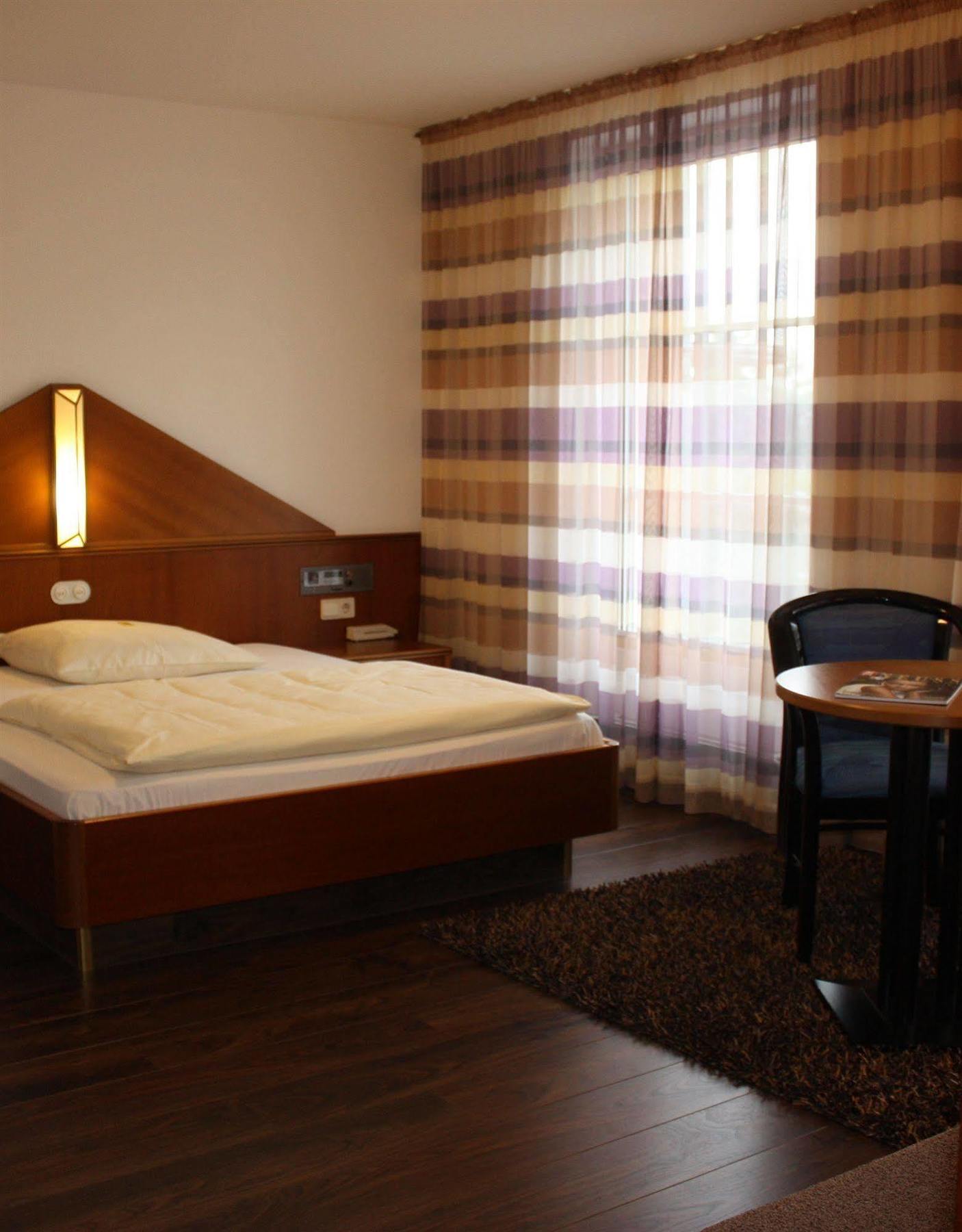 Classic Hotel Карст Екстериор снимка